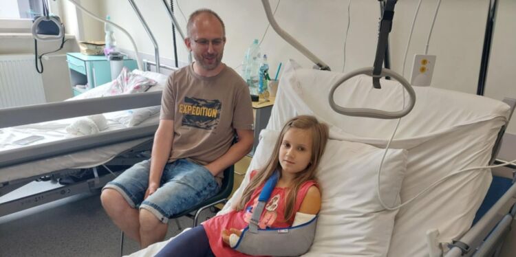 Coraz więcej dzieci z urazami kończyn. Najczęstszym powodem wypadek na hulajnodze