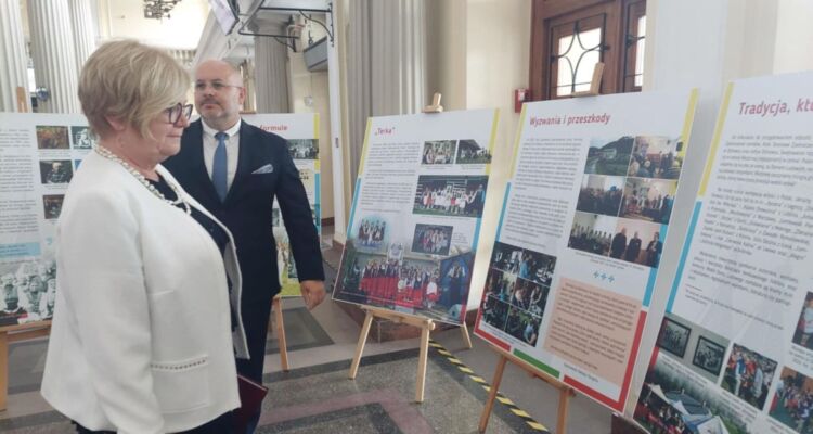 "Kermesz – święto z historią" - wystawa kultury łemkowskiej potrwa do 22 lipca 1 - Polskie Radio Rzeszów „Kermesz – święto z historią” – wystawa kultury łemkowskiej potrwa do 22 lipca