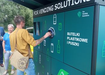 „Planeta albo plastik” w Tarnobrzegu. Butelkomat już działa