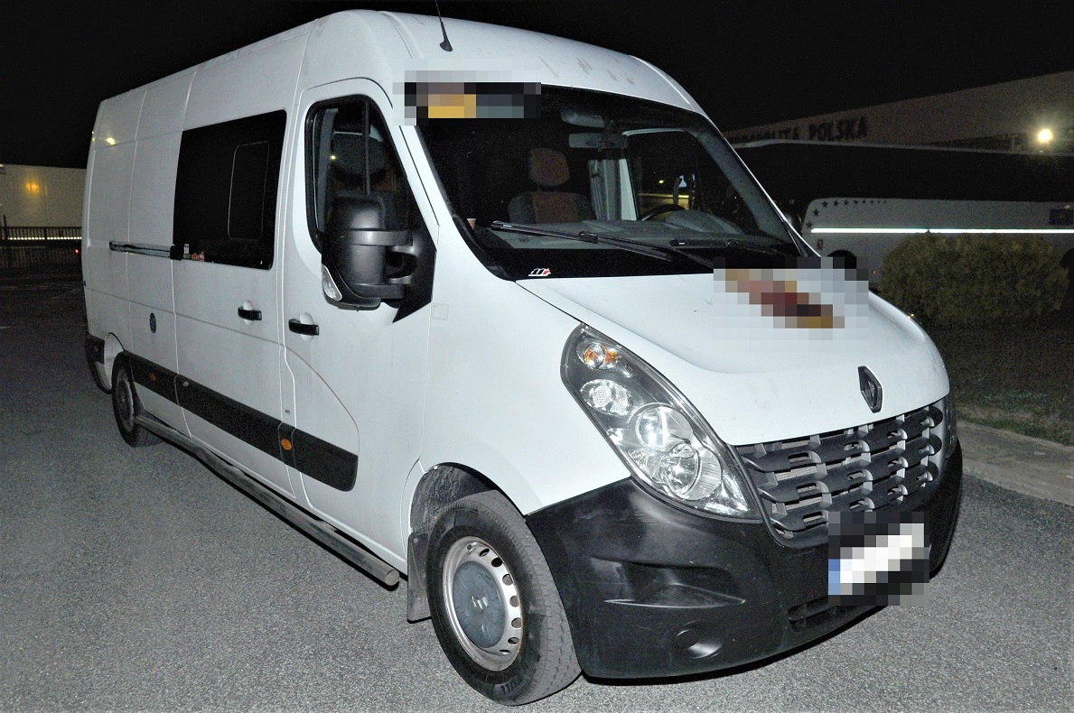 Dwa busy zatrzymane na granicy. Podejrzenia wzbudziły m.in. numery VIN pojazdów 2 - Polskie Radio Rzeszów Dwa busy zatrzymane na granicy. Podejrzenia wzbudziły m.in. numery VIN pojazdów - Polskie Radio Rzeszów