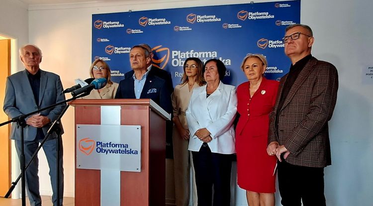 Radni KO żądają pilnej sesji sejmiku ws. dotacji z KPO