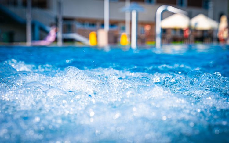 Basen kryty ROSiR czeka rozbudowa. W planach więcej miejsca na sauny i jacuzzi 1 - Polskie Radio Rzeszów Basen kryty ROSiR czeka rozbudowa. W planach więcej miejsca na sauny i jacuzzi