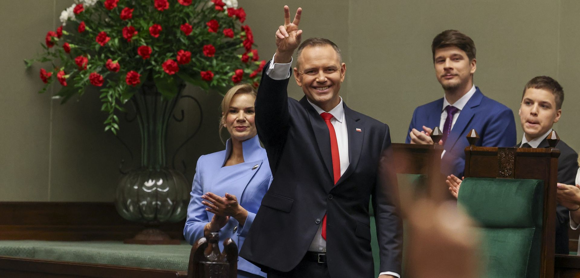 Zaprzysiężenie K. Nawrockiego. Prezydent RP jedną z pierwszych wizyt złoży w Kolbuszowej 10 - Polskie Radio Rzeszów Zaprzysiężenie K. Nawrockiego. Prezydent RP jedną z pierwszych wizyt złoży w Kolbuszowej