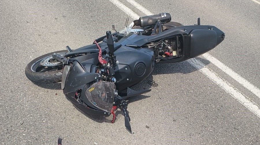 16-letni motocyklista wjechał w dostawczy bus 6 - Polskie Radio Rzeszów 16-letni motocyklista wjechał w dostawczy bus