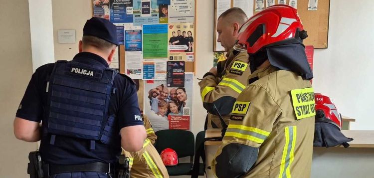 14-latek zasłabł na chodniku, na pomoc ruszyli policjanci