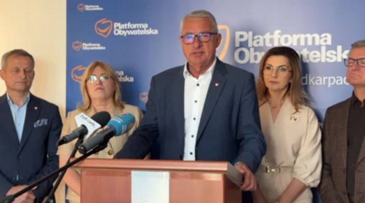 Poseł KO Marek Rząsa krytycznie o konferencji polityków PiS poświęconej rozdziałowi środków z KPO