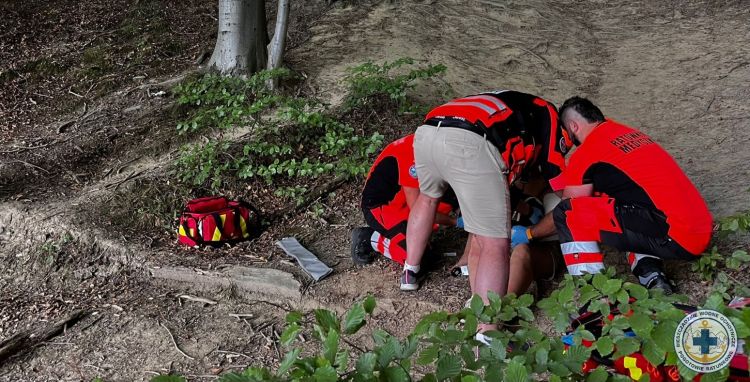 Kolejny wypadek nad Jeziorem Solińskim. Kobieta spadła ze skarpy 1 - Polskie Radio Rzeszów Kolejny wypadek nad Jeziorem Solińskim. Kobieta spadła ze skarpy