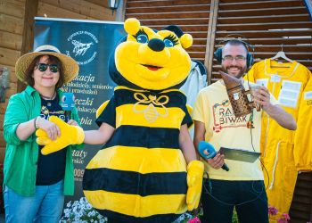 Radio Biwak gości w pasiece Maciejka w Książnicach [ZDJĘCIA]