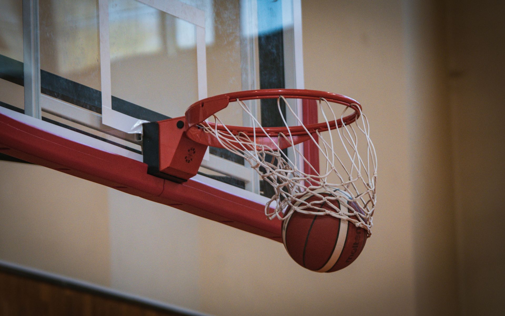 Rozgrywki koszykarskie. Pantery z Łańcuta wysoko w tabeli 7 - Polskie Radio Rzeszów Wygrany sparing Krośnian