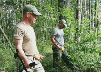 Poszukiwania zabytkowych przedmiotów na terenie dawnego poligonu hitlerowskiego w Brzeźnicy [ZDJĘCIA]