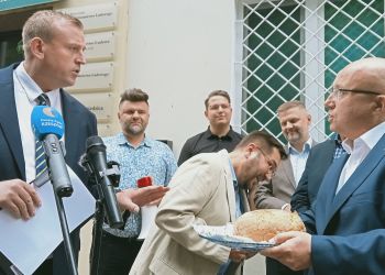 Awantura i utarczki słowne między działaczami Konfederacji i PSL-u [ZDJĘCIA]
