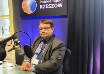 Prof. Adam Reich o tym, jak słońce działa na naszą skórę