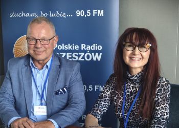 Spotkanie klasowe po pięćdziesięciu latach, uczniowie dawnej SP nr 9 w Rzeszowie