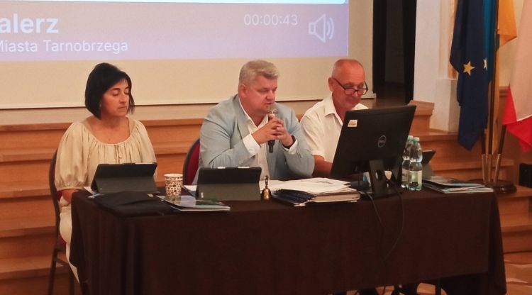 Radni Tarnobrzega o międzygminnym porozumieniu w sprawie gospodarki odpadami 1 - Polskie Radio Rzeszów Radni Tarnobrzega o międzygminnym porozumieniu w sprawie gospodarki odpadami