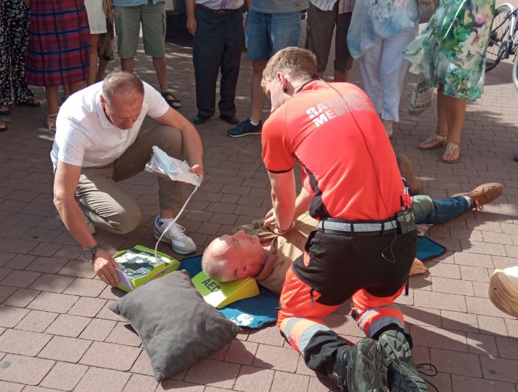Pierwszy ogólnodostępny defibrylator AED zainstalowano w Tarnobrzegu