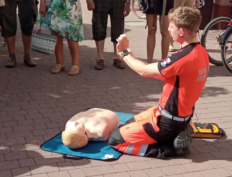 Pierwszy ogólnodostępny defibrylator AED zainstalowano w Tarnobrzegu - Polskie Radio Rzeszów