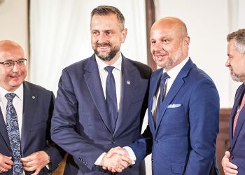 Kosiniak-Kamysz na Podkarpaciu: Umowa o relokacji wojsk w Rzeszowie i inwestycje w obronność [ZDJĘCIA]