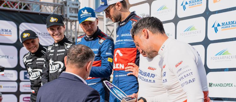 Mikołaj Marczyk z pilotem Szymonem Gospodarczykiem zwycięzcami Rajdu Rzeszowskiego [ZDJĘCIA, RELACJA]