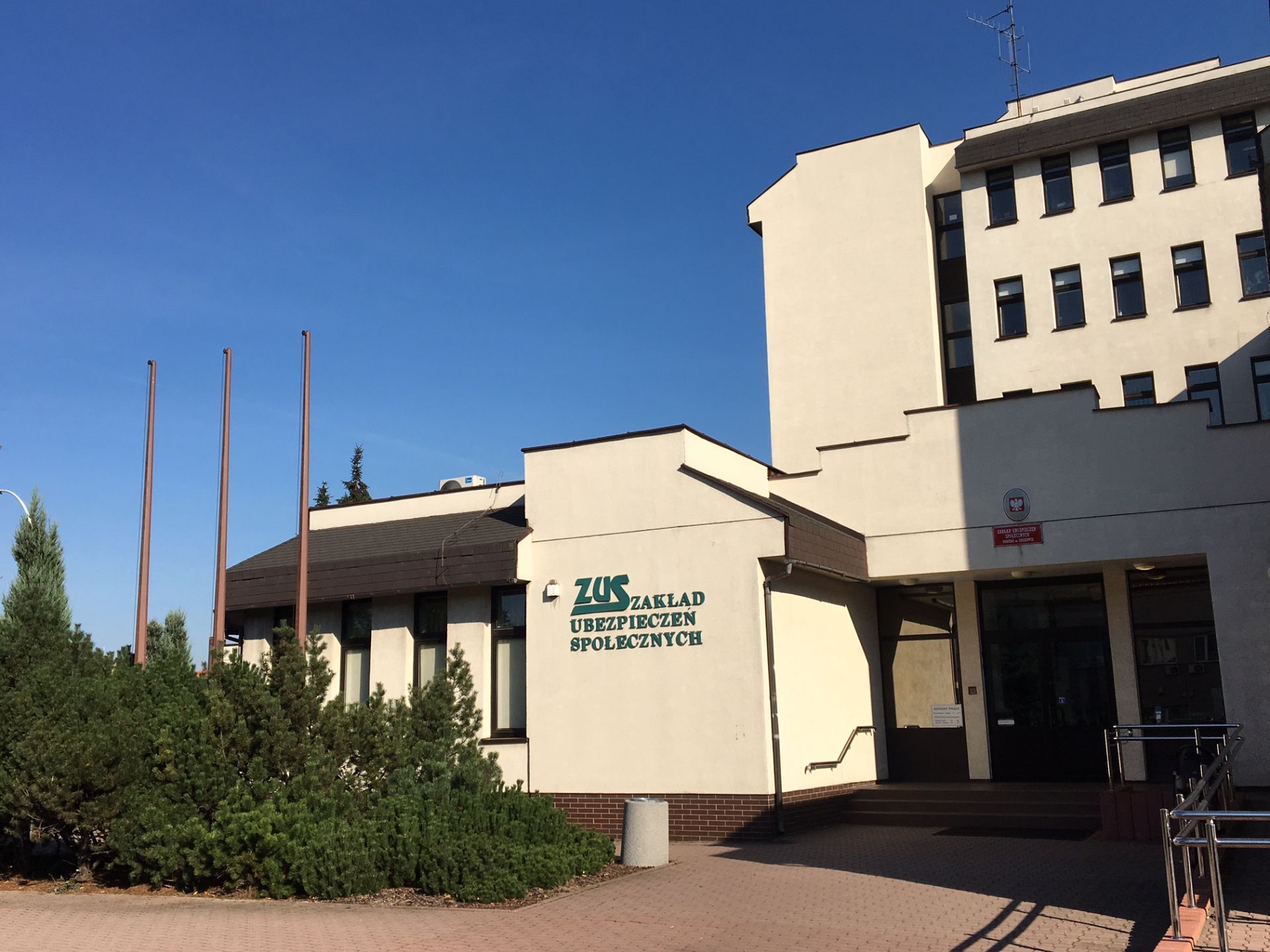 Rzecznik ZUS: wypłata czternastej emerytury odbywa się automatycznie, nie trzeba składać żadnych wniosków