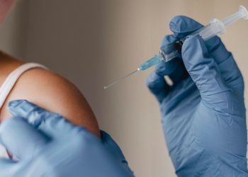 Więcej szczepień w aptekach