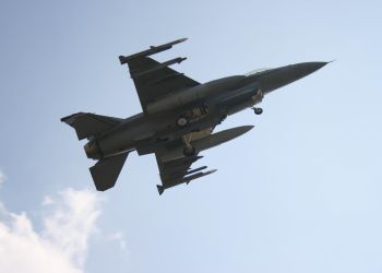 Śledczy wciąż pracują na lotnisku, gdzie doszło do katastrofy F-16