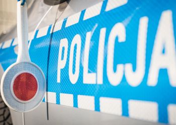 Brawurowa jazda 27-latka. Jechał z niedozwoloną prędkością i wyprzedzał na skrzyżowaniu