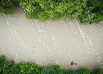 Estoński sąd aresztował Polaka, który próbował dostać się do Rosji na dmuchanym materacu
