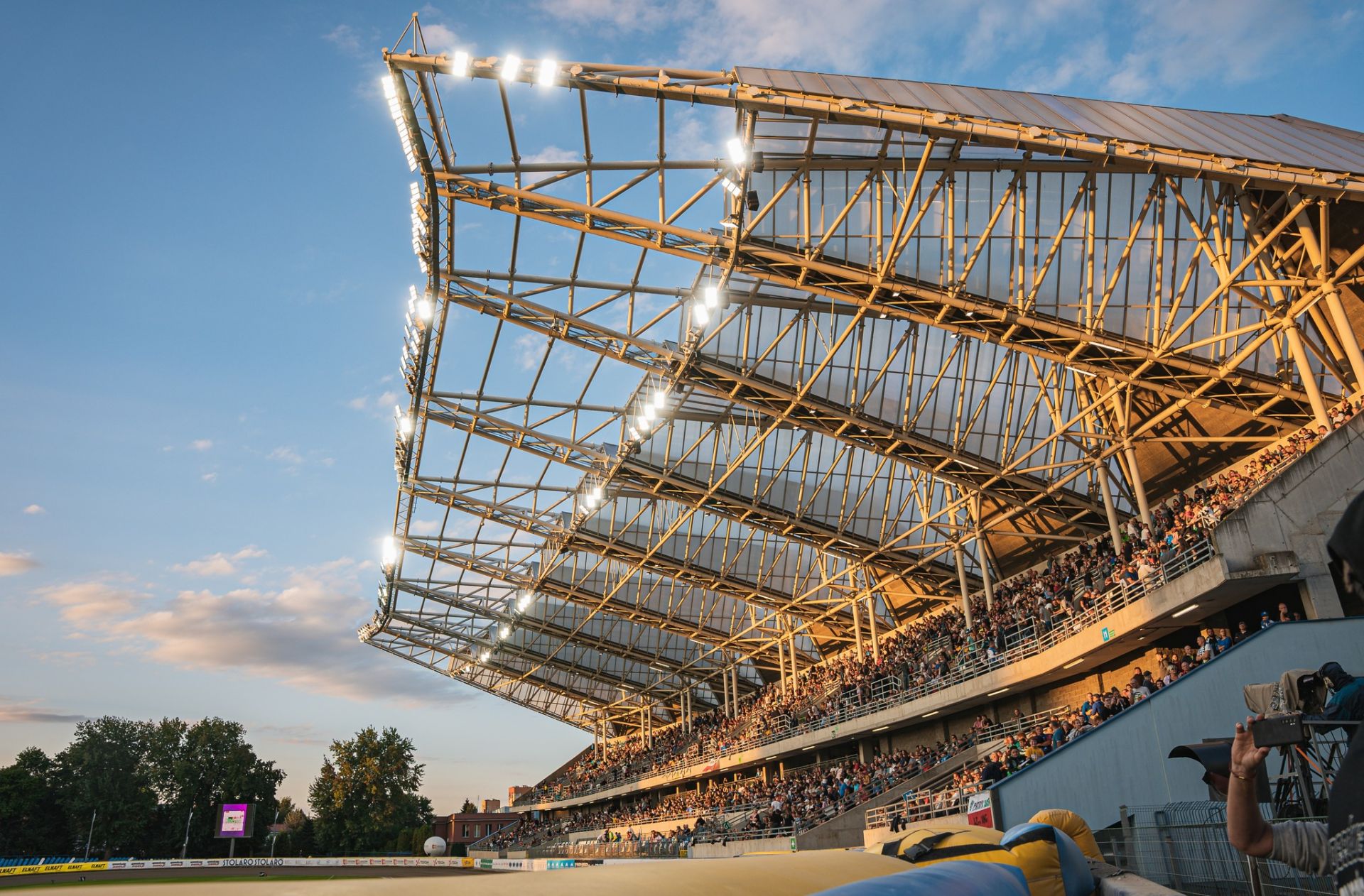 Stal Rzeszów ratuje remis w doliczonym czasie! 2:2 z Chrobrym Głogów 7 - Polskie Radio Rzeszów Stal Rzeszów ratuje remis w doliczonym czasie! 2:2 z Chrobrym Głogów