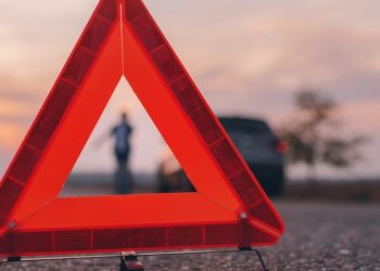 Potrącenie pieszej w Zarębkach – kobieta z obrażeniami trafiła do szpitala