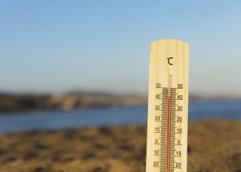 Jak uniknąć udaru cieplnego? Ekspert radzi, jak chronić się przed skutkami upałów