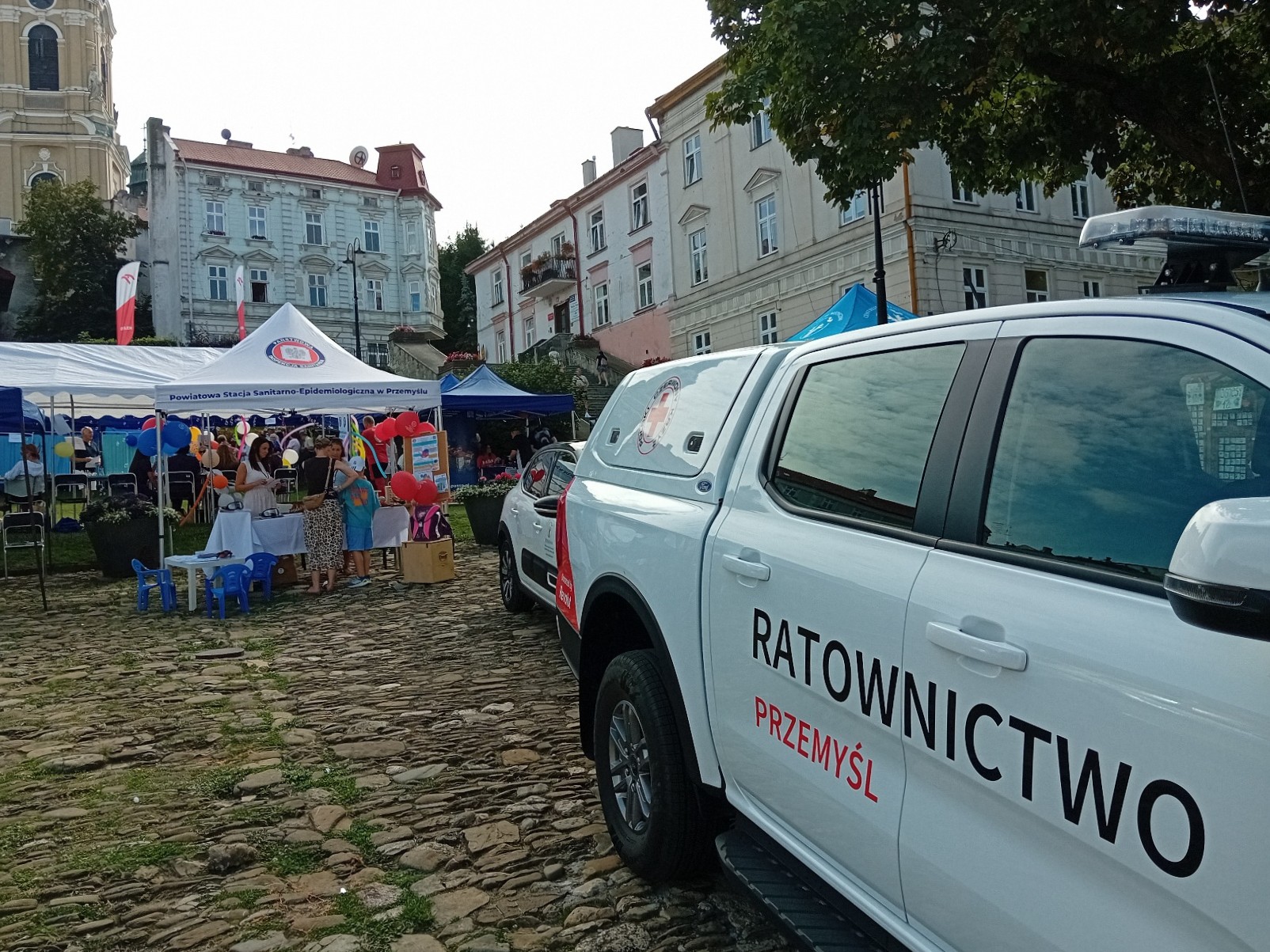 „Białe miasteczko” po raz piąty na rynku w Przemyślu 6 - Polskie Radio Rzeszów „Białe miasteczko” po raz piąty na rynku w Przemyślu