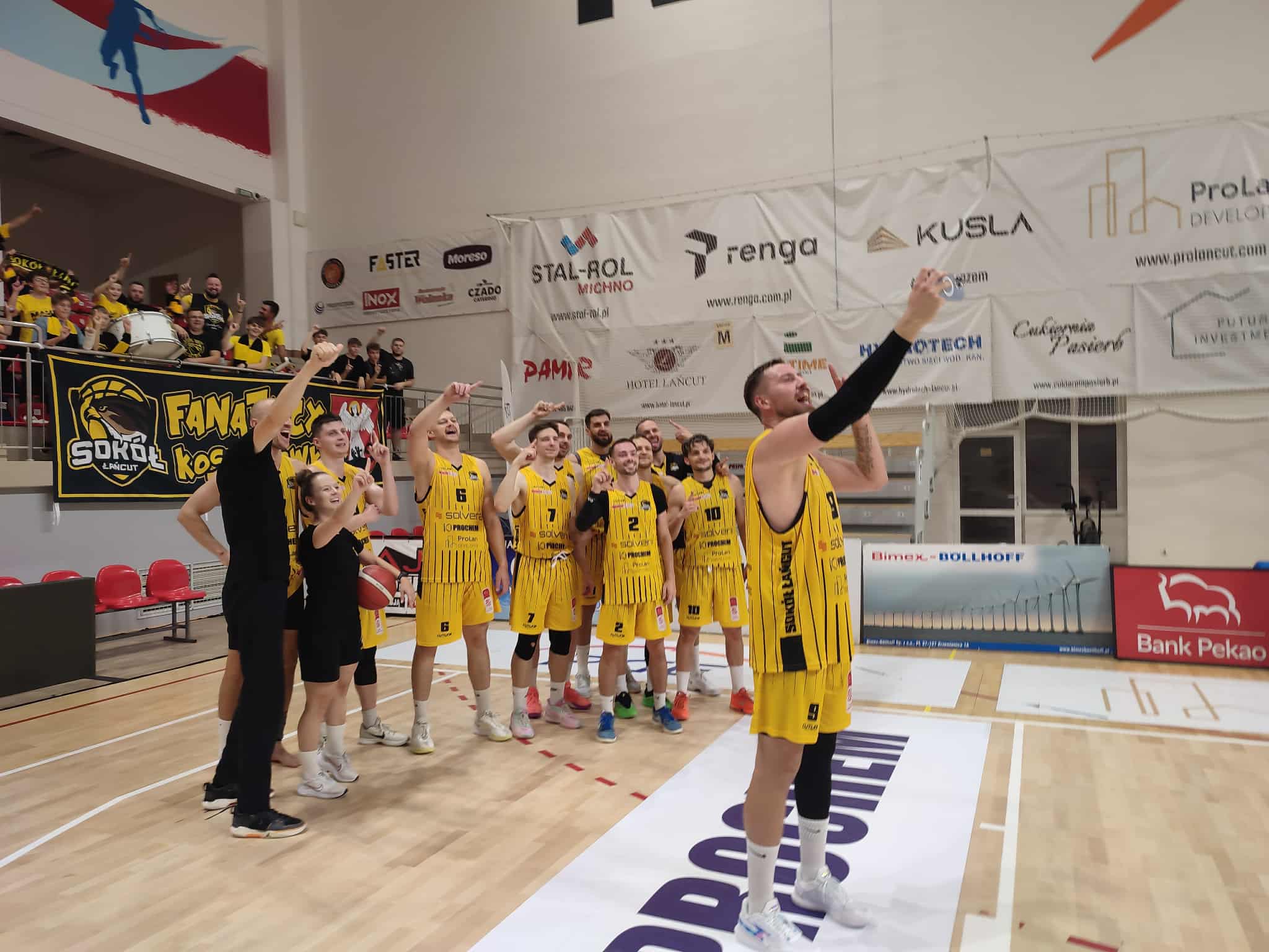 Z kłopotami, ale zwycięska inauguracja koszykarskiego sezonu dla Sokoła Łańcut - Polskie Radio Rzeszów