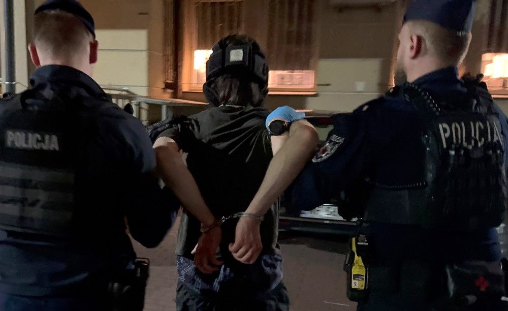 Brutalne morderstwo na kampusie UW. Sprawca poddany obserwacji psychiatrycznej w Jarosławiu 8 - Polskie Radio Rzeszów Brutalne morderstwo na kampusie UW. Sprawca poddany obserwacji psychiatrycznej w Jarosławiu