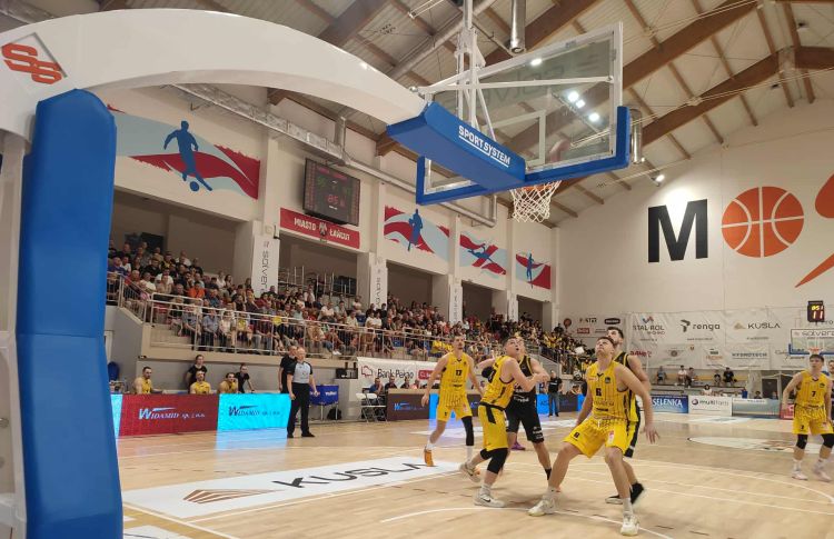 Z kłopotami, ale zwycięska inauguracja koszykarskiego sezonu dla Sokoła Łańcut