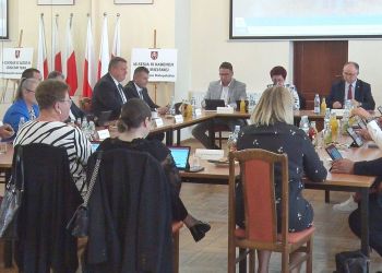 Szkoła w Górze Ropczyckiej otrzyma imię ks. prałata Wojciecha Święsa. Jest decyzja rady