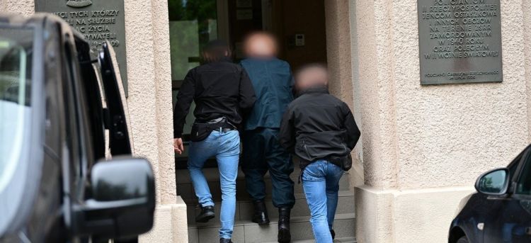 Łapówki zamiast mandatów? Inspektor ITD z Podkarpacia z zarzutami i zakazem opuszczania kraju [ZDJĘCIA, WIDEO]