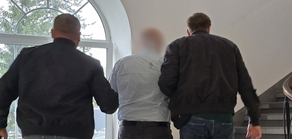 Lekarz podejrzany o przyjmowanie łapówek. Usłyszał ponad 500 zarzutów [WIDEO]