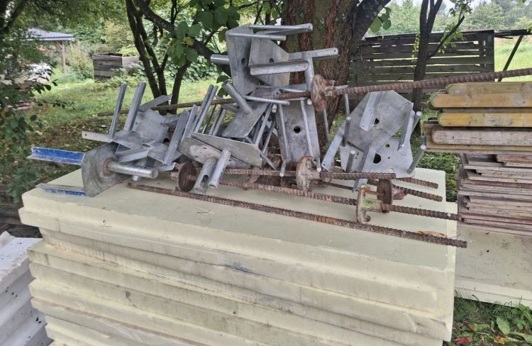 Rzeszowscy policjanci zatrzymali trzech mężczyzn podejrzanych o okradanie placów budowy