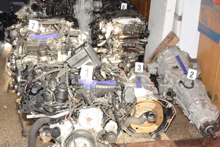 Policjanci z Dębicy odzyskali skradzione części samochodowe 1 - Polskie Radio Rzeszów Policjanci z Dębicy odzyskali skradzione części samochodowe