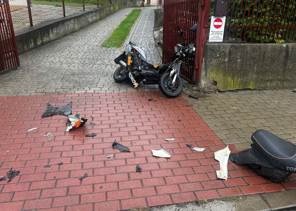 Zderzenie motoroweru z bmw. Do szpitala trafił 65-latek 2 - Polskie Radio Rzeszów Zderzenie motoroweru z bmw. Do szpitala trafił 65-latek - Polskie Radio Rzeszów