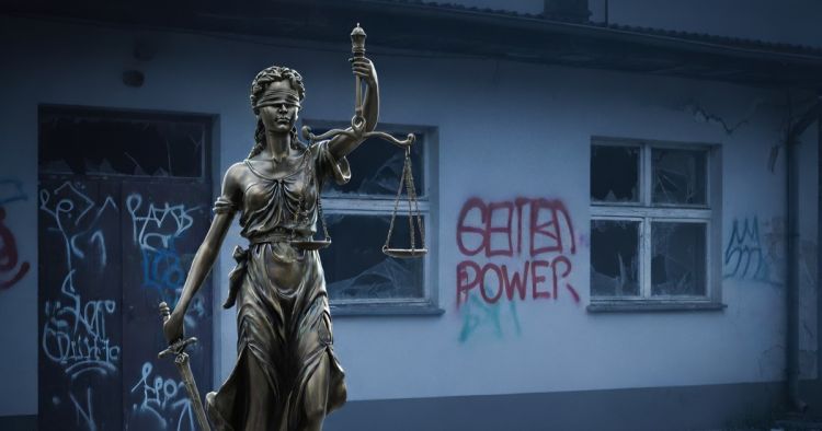 Nastolatkowie zdewastowali budynek piłkarskiego klubu. Chcieli sobie zaimponować 1 - Polskie Radio Rzeszów Nastolatkowie zdewastowali budynek piłkarskiego klubu. Chcieli sobie zaimponować