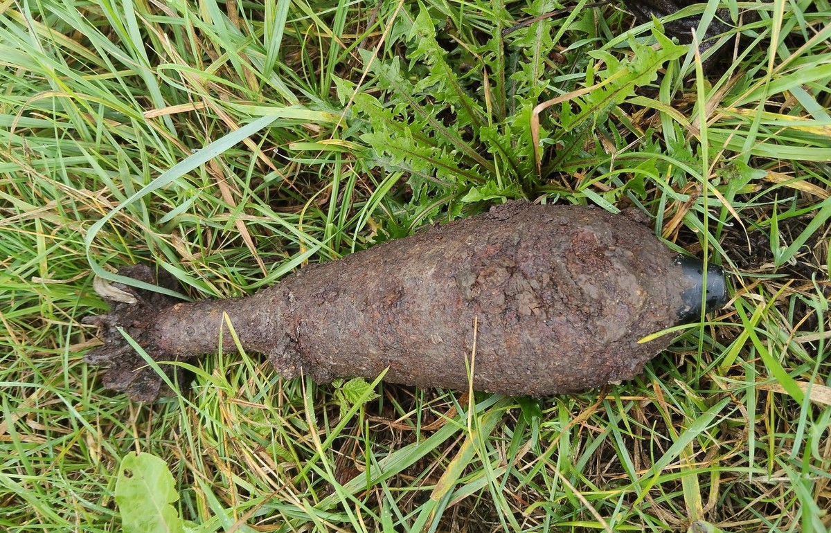 Niewybuch w przydrożnym rowie. Akcja służb w powiecie stalowowolskim