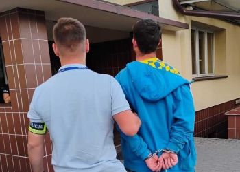 Włamali się do domu i ukradli sprzęt elektroniczny. Poruszali się skradzionym pojazdem