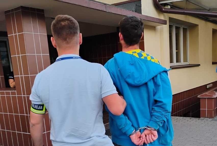 Włamali się do domu i ukradli sprzęt elektroniczny. Poruszali się skradzionym pojazdem