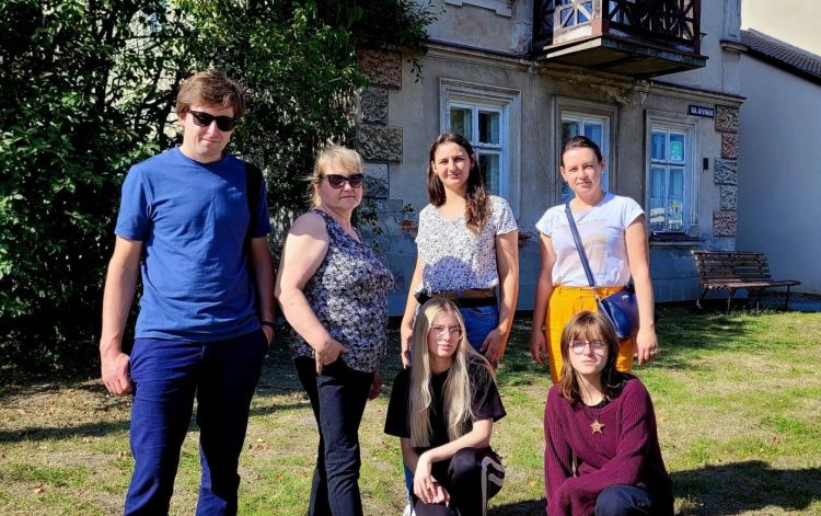 Plener malarski w żołyńskiej kamienicy „Dąbrowscy inspirują” [ZDJĘCIA]