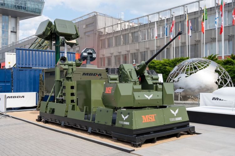 Podkarpackie firmy na Międzynarodowym Salonie Przemysłu Obronnego w Kielcach