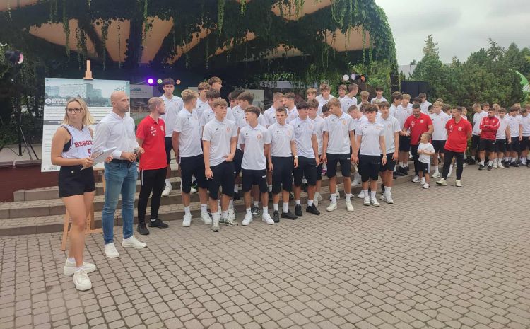 Piknik sportowy: obchody 120-lecia Cywilno-Wojskowego Klubu Sportowego Resovia [ZDJĘCIA]