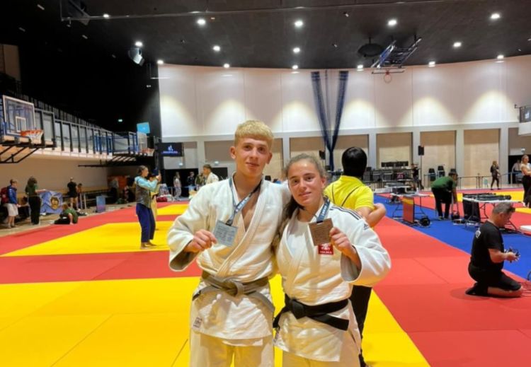 Cztery medale zdobyli młodzi judocy i judoczki z klubu Millenium AKRO Rzeszów na Międzynarodowym Turnieju Cracow Judo Open 1 - Polskie Radio Rzeszów Cztery medale zdobyli młodzi judocy i judoczki z klubu Millenium AKRO Rzeszów na Międzynarodowym Turnieju Cracow Judo Open