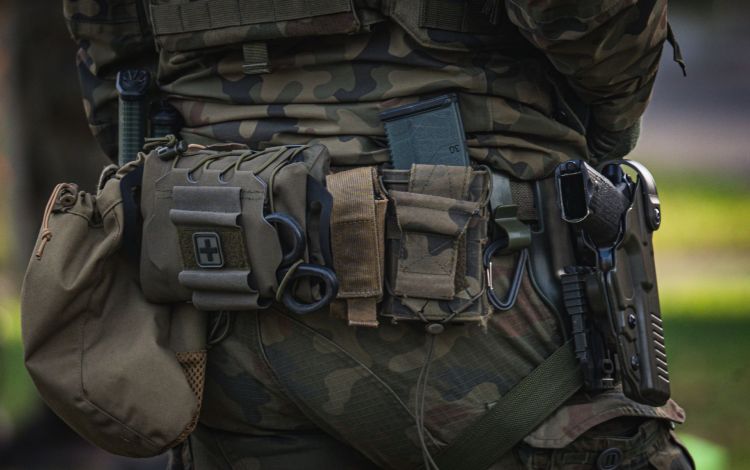 Sondaż: Niemal połowa Polaków nie zgłosiłaby do obrony kraju w przypadku zagrożenia wojną