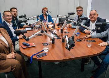 Lokalni politycy oceniają rządowy program ochrony ludności